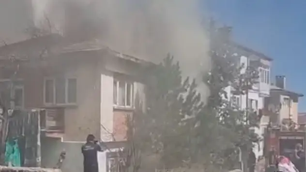 15 yaşındaki Taha, Alzheimer hastası kadını yangından kurtardı