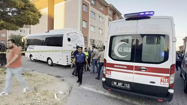 Aksaray'da anneanne ve torunu servis minibüsü altında kalarak can verdi