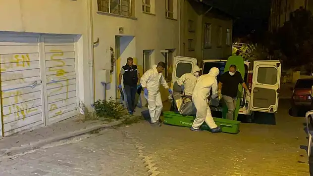 Kötü koku yayılan dairede 68 yaşındaki adamın cansız bedeni bulundu