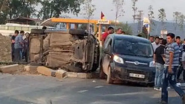 Denizli'de trafik kazası: 1 ölü, 3 yaralı