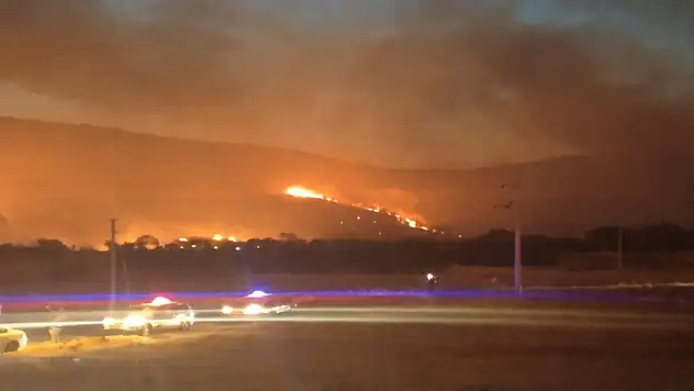 Bakan Yumaklı, orman yangının devam ettiği İzmir'e gidiyor