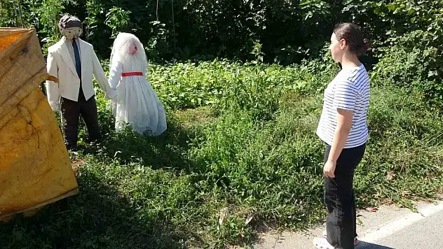 Yoldan geçenlerin ilgi odağı oldu! Gören bir daha bakıyor