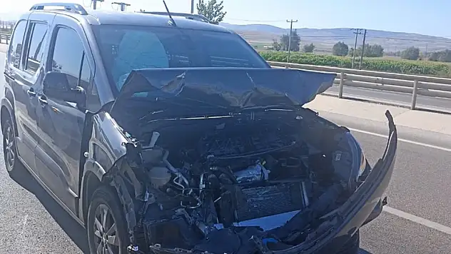 Afyonkarahisar-Konya kara yolunda kaza! 6 kişi yaralandı