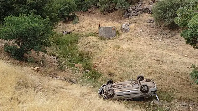 Elazığ'da otomobil dere yatağına düştü: 6 yaralı