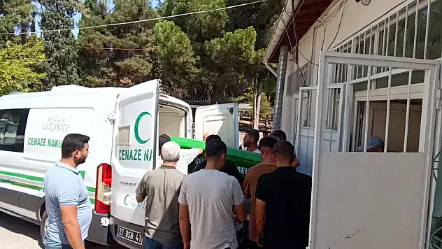 Gaziantep'te otomobile çarpan motosikletin sürücüsü hayatını kaybetti