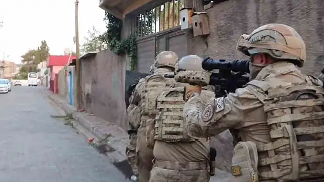 Terör operasyonu: 10 gözaltı