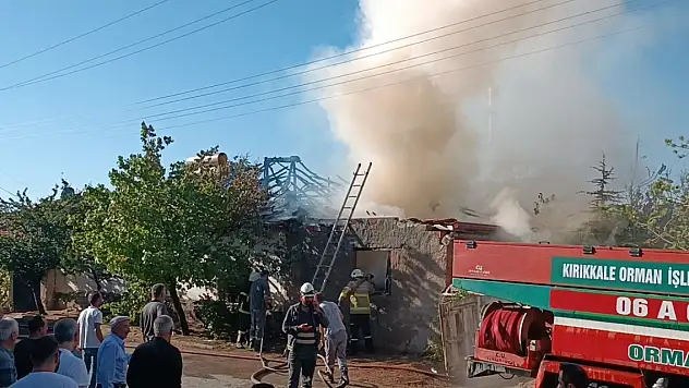 Kırıkkale'de 2 müstakil ev ile 1 odunluk yandı