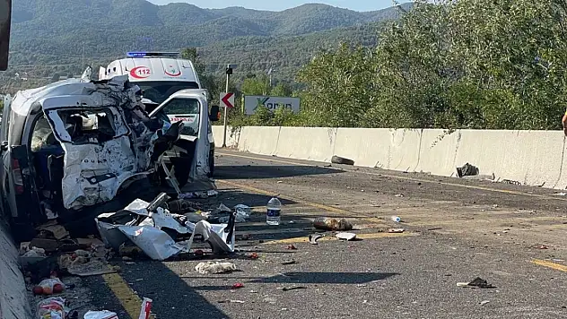 Bolu Dağı'nda feci kaza: Tır sürücüsü yanarak can verdi, 7 kişi yaralandı