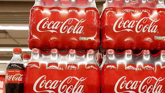 Coca-Cola satış hacminde 'küçülüyor'
