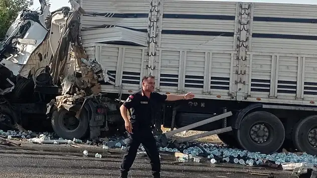 Malatya'da TIR ve kamyon çarpıştı: 1 ölü, 1 yaralı