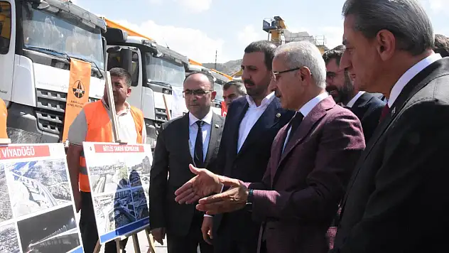 Bakan Uraloğlu: 40 dakikalık yolu 5 dakikaya indireceğiz