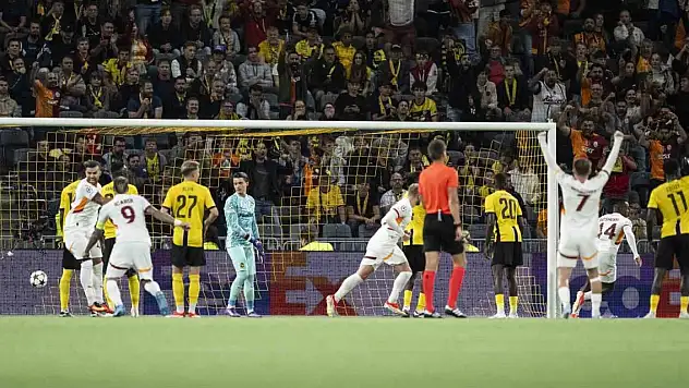 Galatasaray, turu İstanbul'a bıraktı