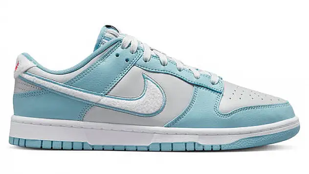 Nike ile Sokak Modasının Üç Vazgeçilmezi: Nike Şort, Nike Dunk Low ve Daha Fazlası