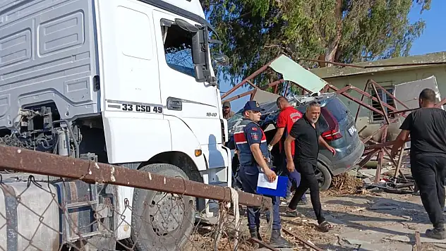 Otomobil ile TIR çarpıştı: 1 ölü, 6 yaralı
