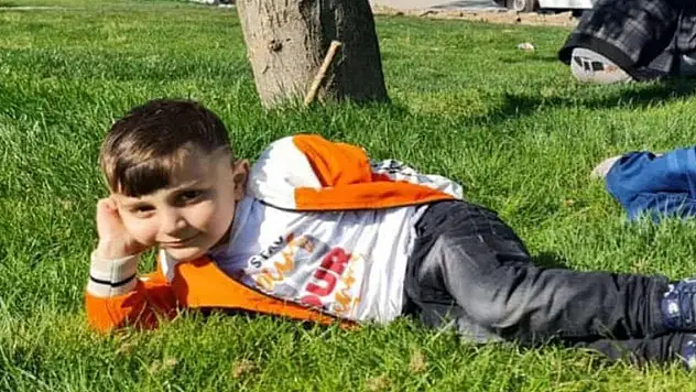 Sultangazi'de otomobilin altında kalan çocuk hayatını kaybetti