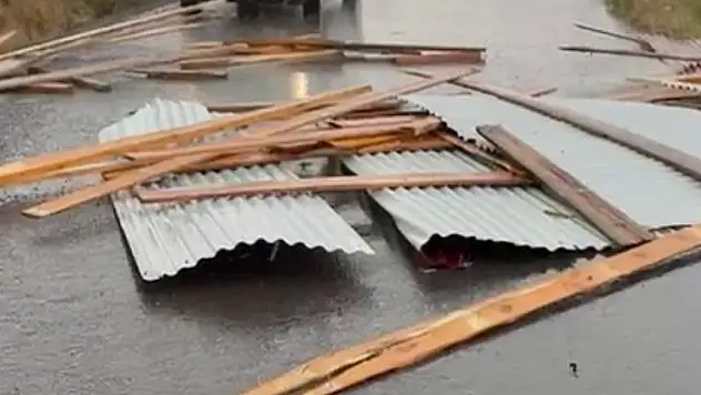 Kars'ta hortum etkili oldu