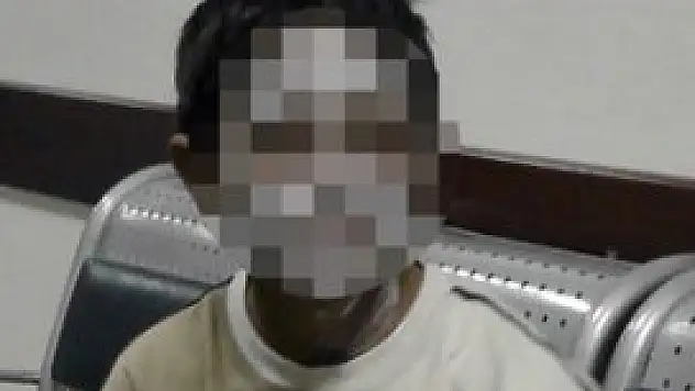 Benzin bidonunu ateşe veren çocuk yüzünü yaktı