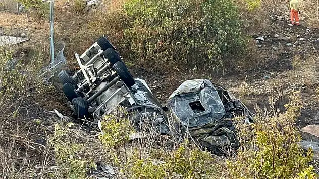 Kontrolden çıkan tır şarampole uçtu, sürücü şans eseri kurtuldu