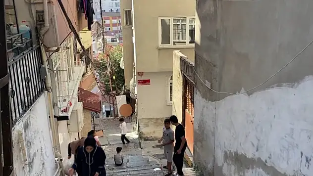 Yüksek sesli müzik kavgası kanlı bitti: 1 ölü, 1 yaralı