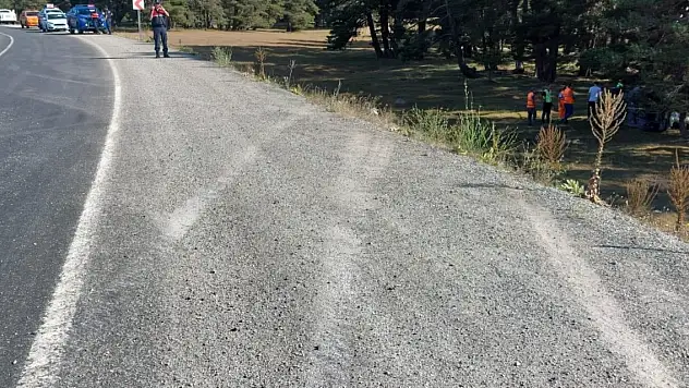 Otomobil yoldan çıkarak takla attı: 1 ölü, 2 yaralı