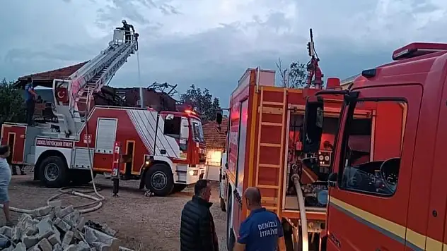 Belediye müdürünün evine yıldırım düştü