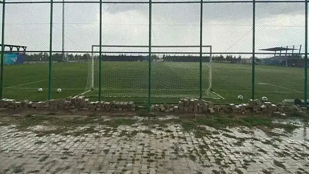 1922 Konyaspor yağmura takıldı!