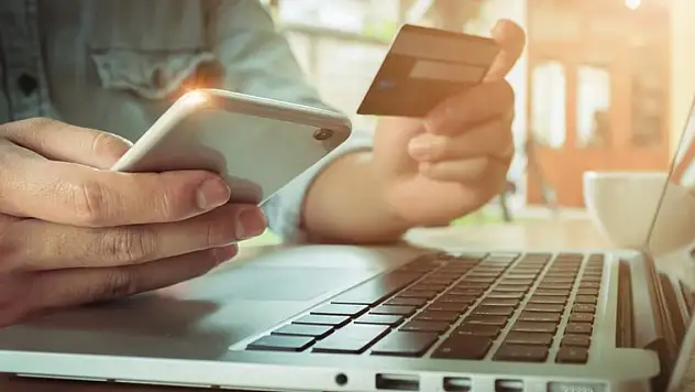 E-ticarette okul alışverişi hareketliliği