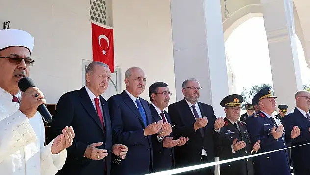 Cumhurbaşkanı Erdoğan, Kara Harp Okulu Camisi'nin açılışına katıldı