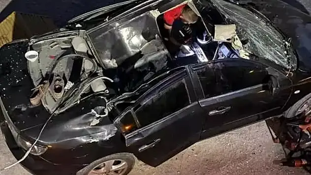 Korkunç olay! 20. kattan otomobilin üzerine düştü