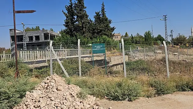 Yol kenarında tabancayla vurulmuş cesedi bulundu