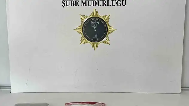 Boş arazideki kolinin ardından evinde de uyuşturucu madde çıktı
