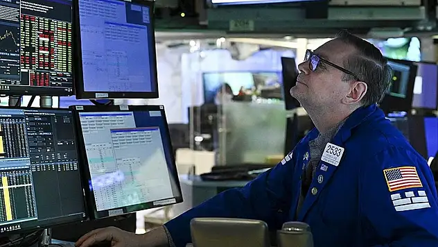 Küresel piyasalar yoğun veri haftasına temkinli başladı