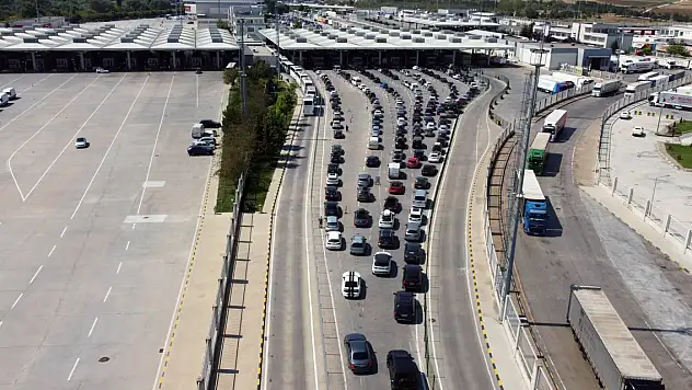 Edirne Valisi Sezer: Kapıkule'de 2024'ün yolcu çıkış rekoru kırıldı