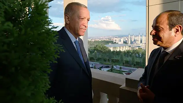 Cumhurbaşkanı Erdoğan, Sisi ile sohbet etti