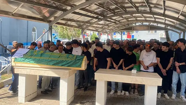 Motosiklet kazasında ölen 18 yaşındaki Kadir, toprağa verildi