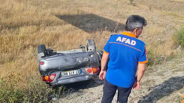 Erzincan-Refahiye karayolunda otomobil şarampole uçtu: 6 yaralı