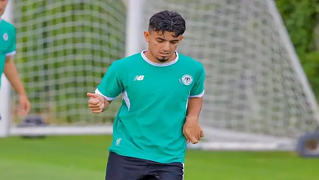 Konyasporlu Melih forma bekliyor!