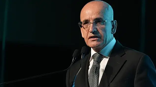 Bakan Şimşek: Yıllık cari açık 33 ayın en düşük seviyesine geriledi