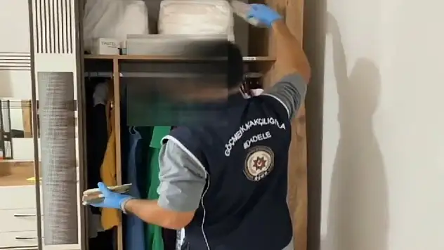 İzmir'de insan tacirlerine operasyon: Şüpheliler tutuklandı