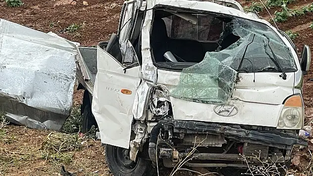 Gaziantep'te tarım işçilerini taşıyan kamyonet devrildi: 1 ölü, 22 yaralı