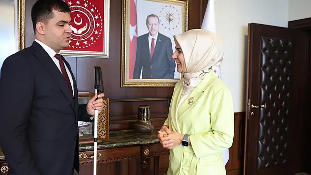 Görme engelli hakim yardımcısı görevine başladı