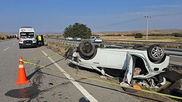 Kontrolden çıkan otomobil devrildi: 2 ölü, 2 yaralı