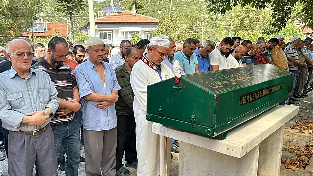 18 yaşındaki Hasan, sırtından bıçaklanarak öldürüldü