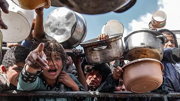 BM Raportörü: Hiçbir savaşta bir halk bu kadar hızlı açlıkla karşılaşmadı