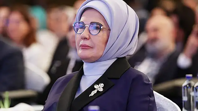 Emine Erdoğan'dan Narin için taziye mesajı