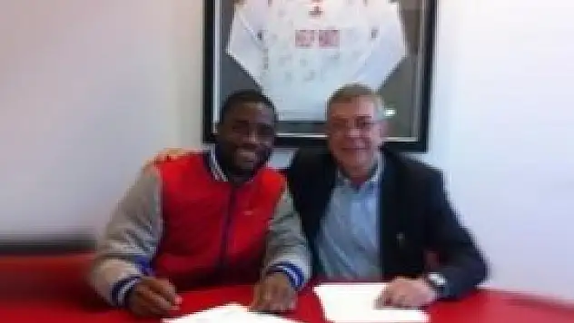 Chedjou imzayı attı!