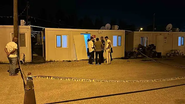 Yaşlı adam yaşadığı konteynerde ölü bulundu