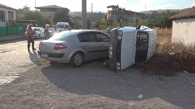 Amasya'da 2 otomobil çarpıştı: 2 yaralı