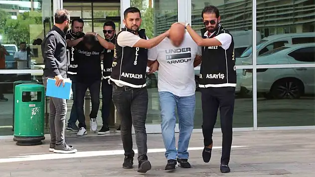 Boşanma aşamasındaki karısını öldüren zanlı tutuklandı