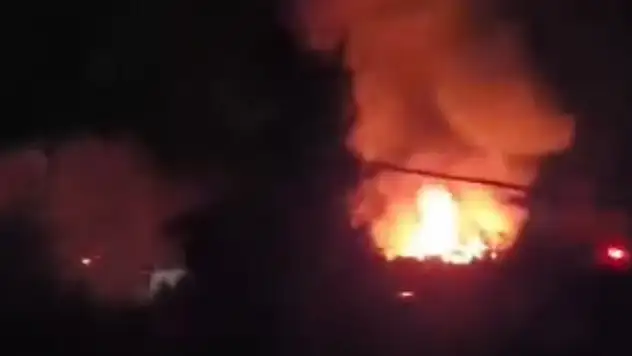 MDF yüklü tır alev alev yandı